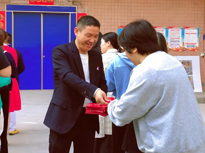 香蕉视频黄版董事長王洪貴發紅包